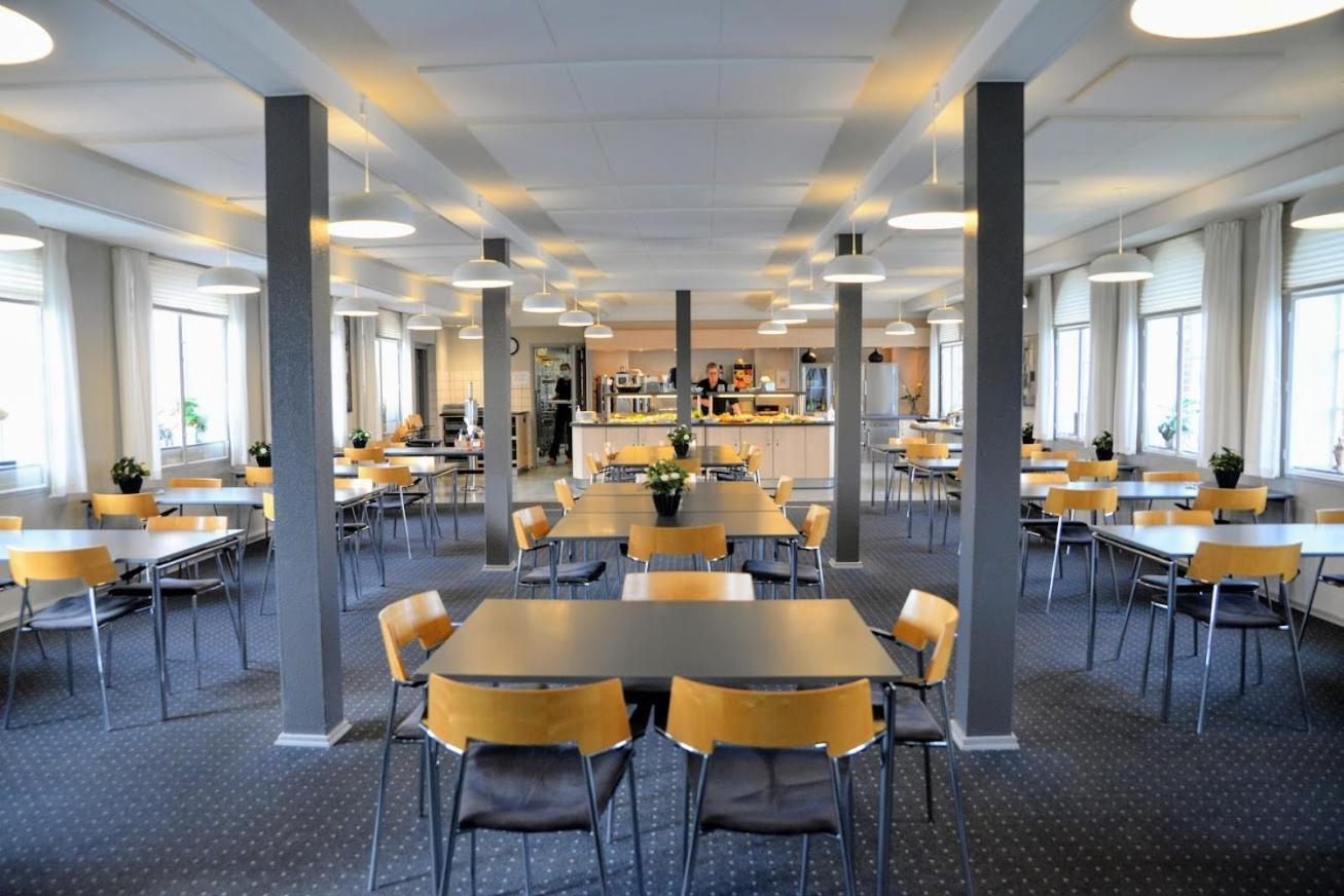 Хостел Stoberiet Свендборг Экстерьер фото The cafeteria at the University of Stavanger