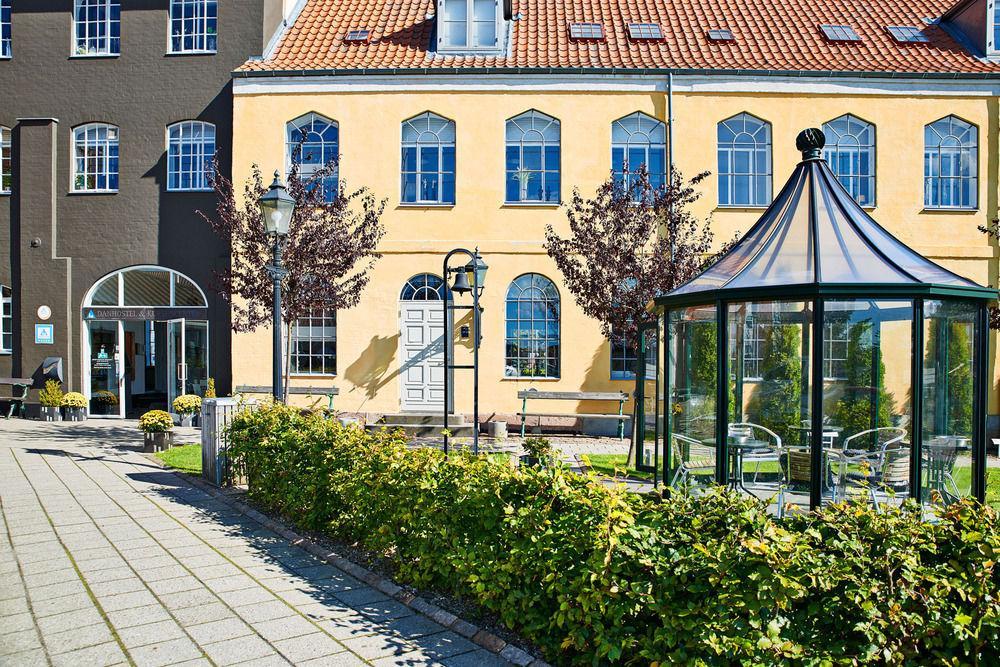 Хостел Stoberiet Свендборг Экстерьер фото The Danish National Museum of Pharmacy