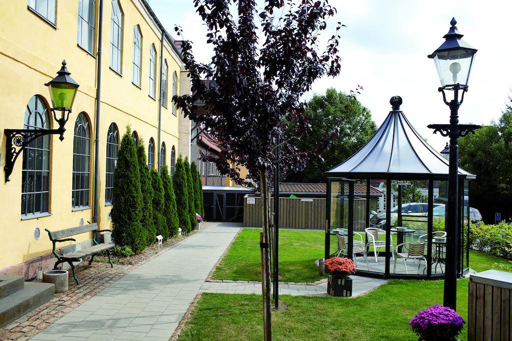 Хостел Stoberiet Свендборг Экстерьер фото The courtyard of the former school